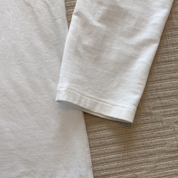 Lululemon long sleeve 🤍 - Picture 2 of 9